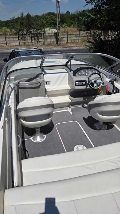 Vand Barca Bayliner 652