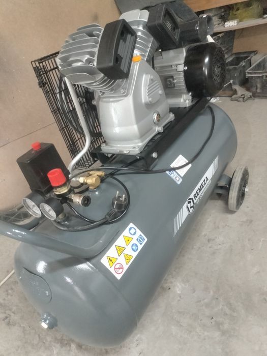 Продам компрессор 100 литровый