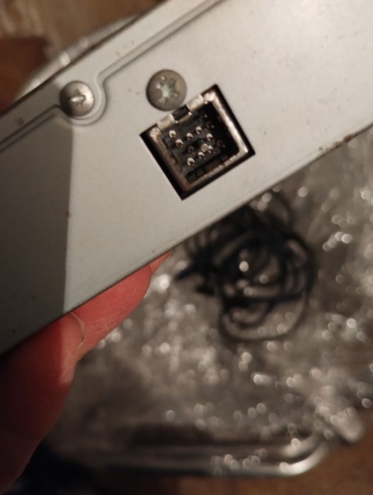 Alpine KCA 420i Interface adapter for iPod and iphone