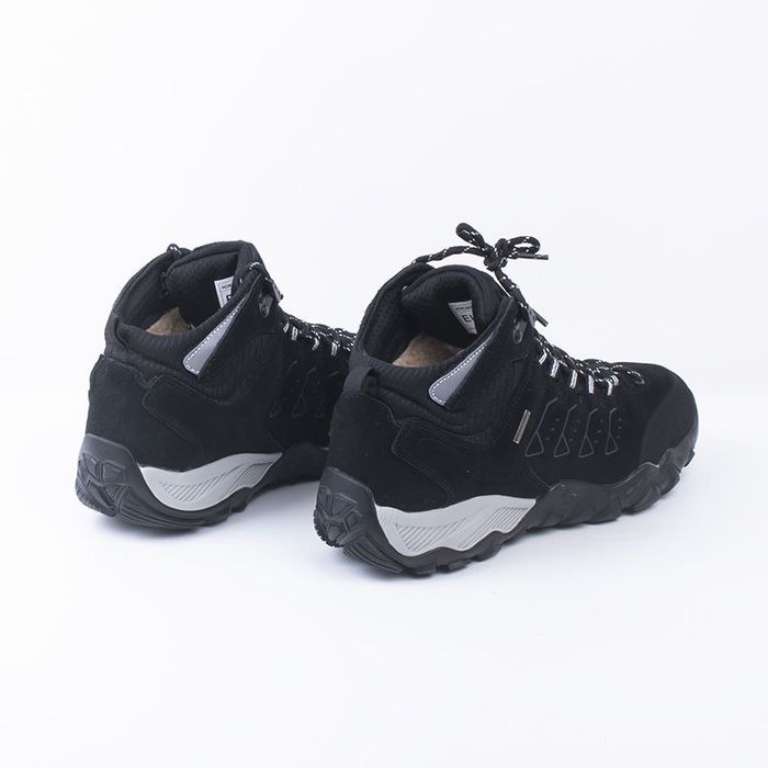 Кроссовки зимние