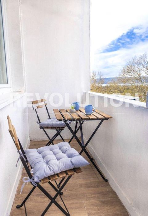 Дава се под наем Четиристаен апартамент в Варна, Спортна зала - 100 кв.м за 900 € - Снимка #7