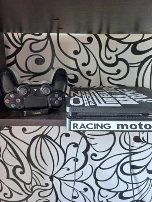 Сони плейстейшен 4