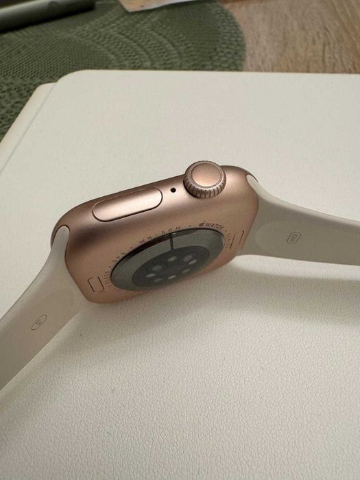 Apple Watch Series 11 42mm GPS, Rose Gold, ca nou. Original.