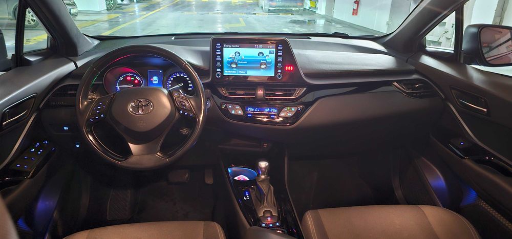 Toyota C-HR 2.0 VVT-i Dynamic (184CP) - Hybrid - Automata (e-CVT)