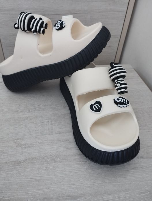 Продаются тапочки