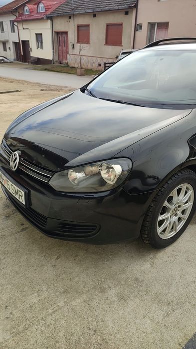 Golf 6 automat DSG 7+1 ,mașină merge foarte bine  ,se circulă cu ea ..