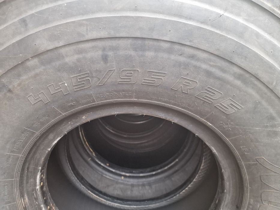 CAUCIUCURI macara 445/95R25 marca Mitas