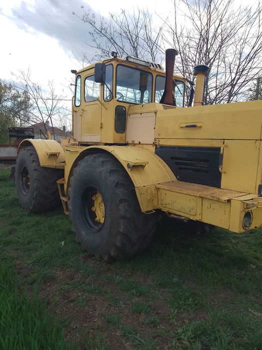 Трактор Ка 700 с плуг