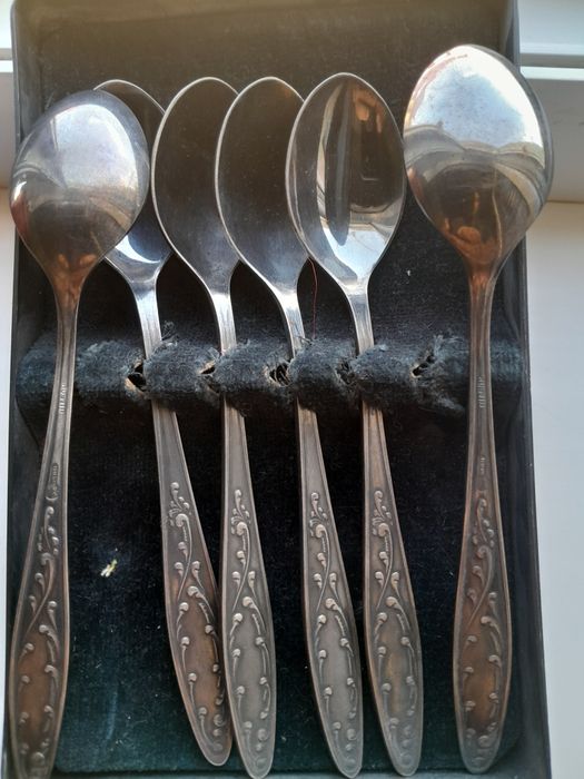 Серебряные чайные ложки