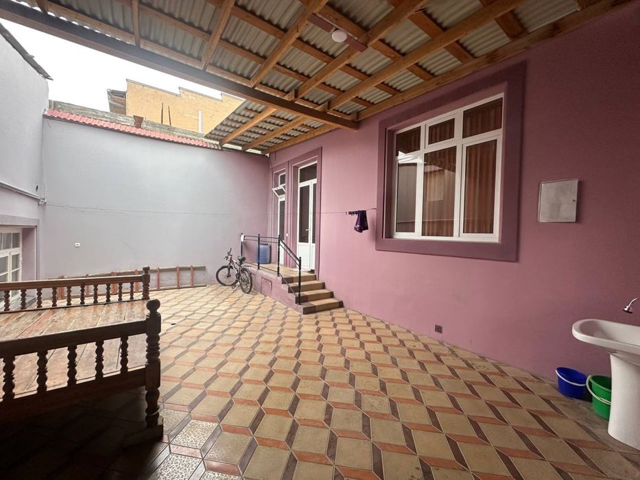 Продаётся дом (хавли) в районе Поворот.