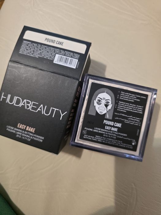 Pudra Huda Beauty