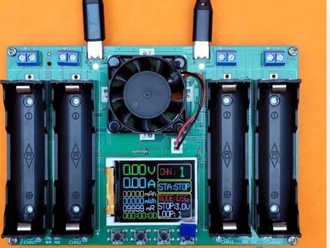 Уред за тестване на батерии 18650