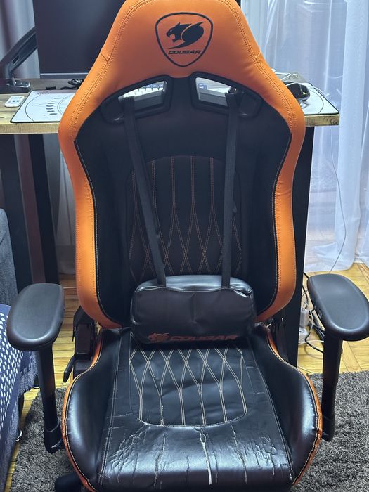 Продам игровое компьютерное кресло COUGAR.