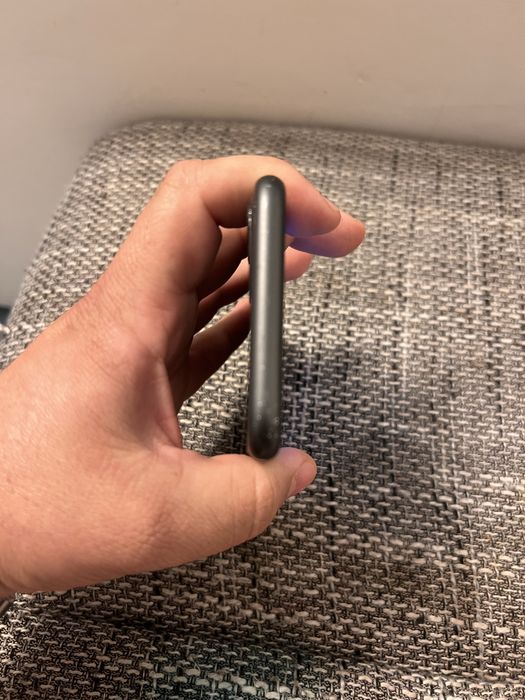 iPhone 11 balck 64 gb baterie 100%