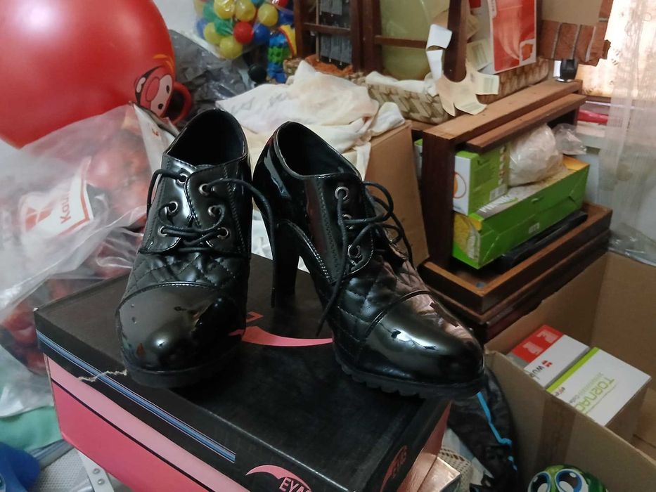 Стилна обувка на ток