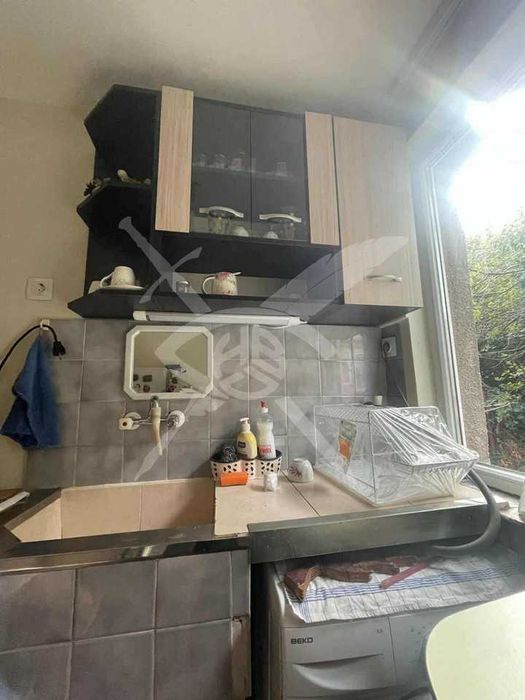 Дава се под наем Етаж от къща в Варна, Общината - 25 кв.м за 225 € - Снимка #2