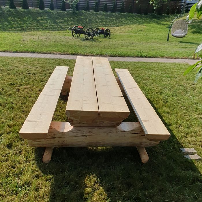 Masă lemn rotund, mobilier gradina,căsuțe, locuri de joacă