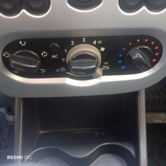 dacia logan 2009 benzina 1,6 16v proprietar