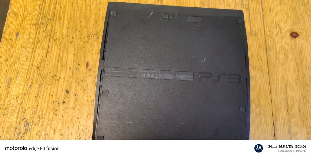 Здравейте продавам конзола sony playstation 3 slim 320gb