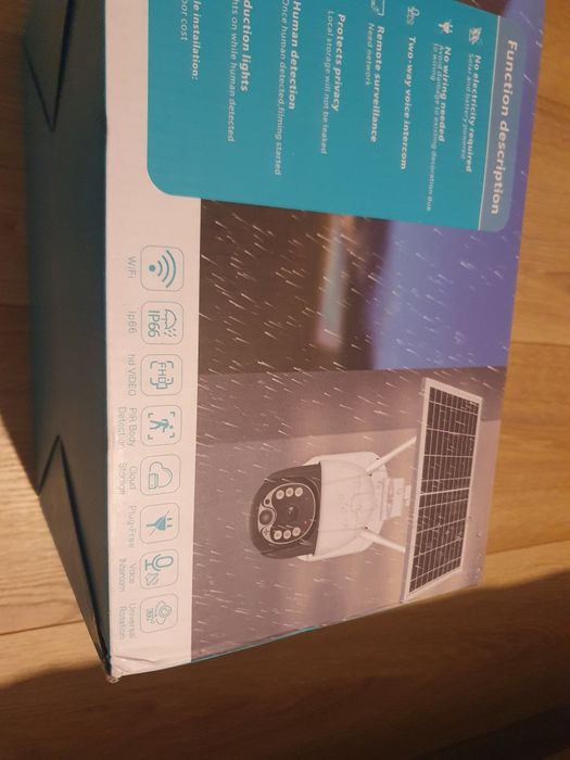 Camera de  supraveghere cu panou fotovoltaic