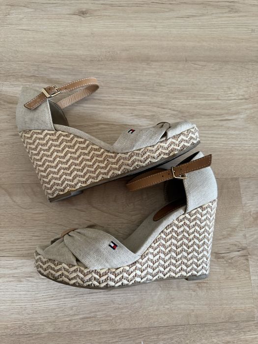 Босоножки Tommy Hilfiger бежевый