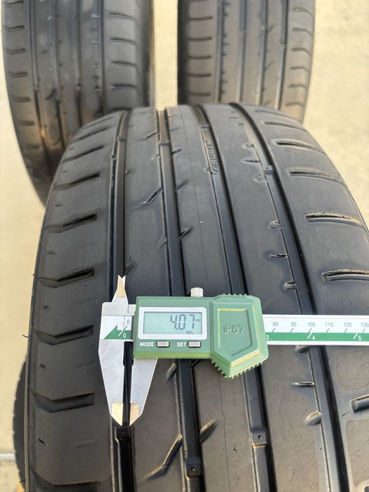 Гуми  235 55 19 летни