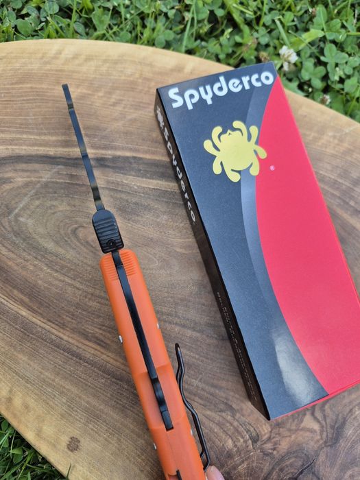 Сгъваем нож Spyderco ASSIST C79,два цвята