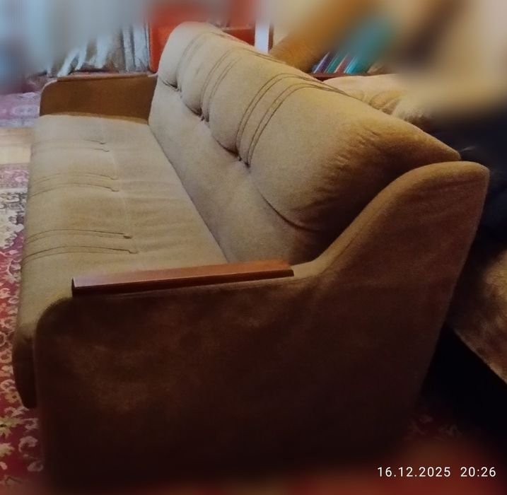 Диван раскладной. Б.у. прочный