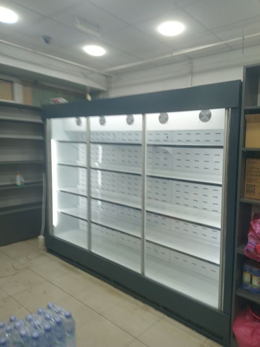 Витрина холодильник