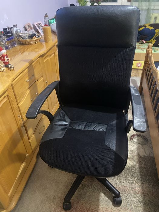 Офис стол за бюро