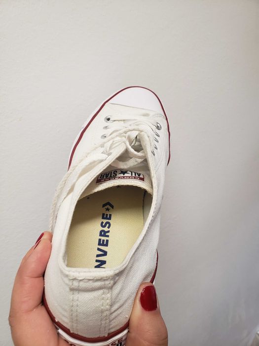 Converse impecabili