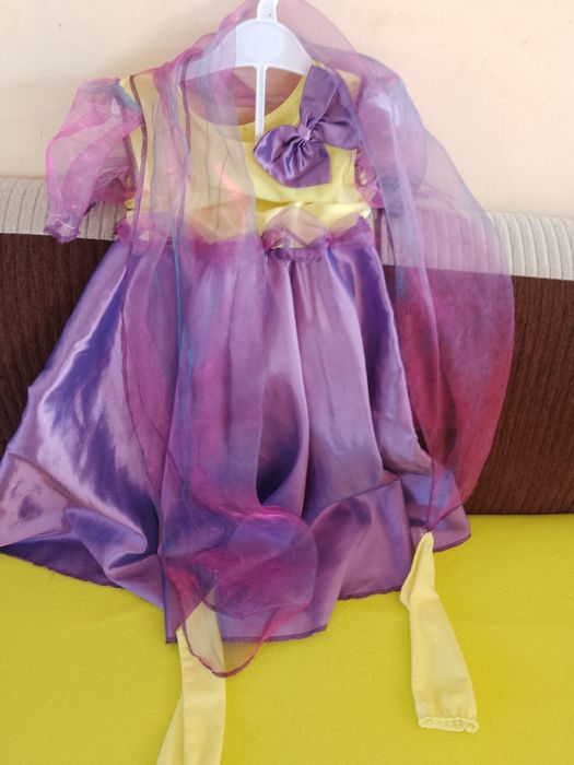 Карнавални рокли  5-6г два броя са