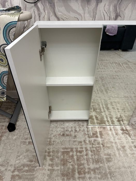 шкаф с зеркалом в ванную