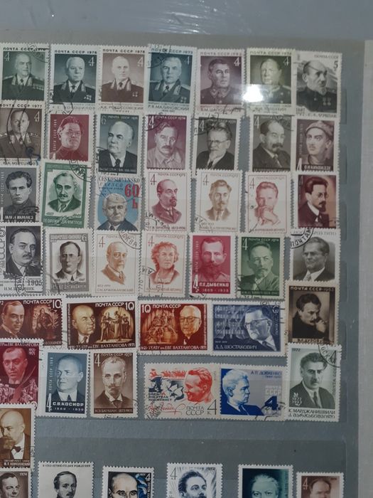 Продаеться Альбом с марками