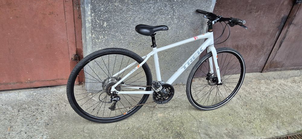 Bicicleta Trek Hybrid pe 28