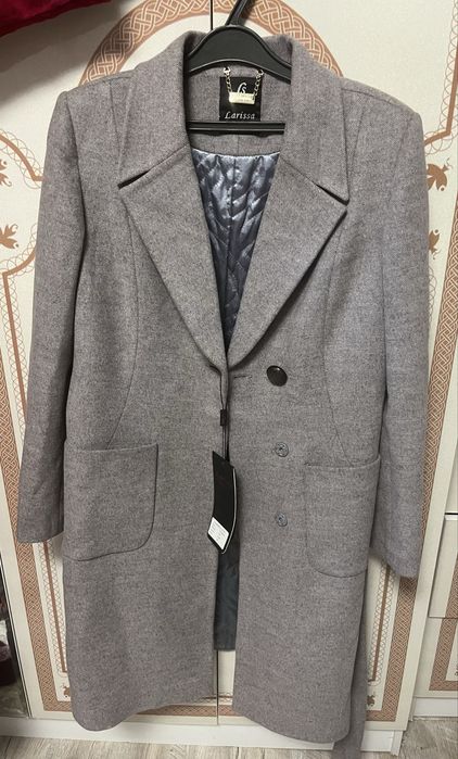 пальто серый новый