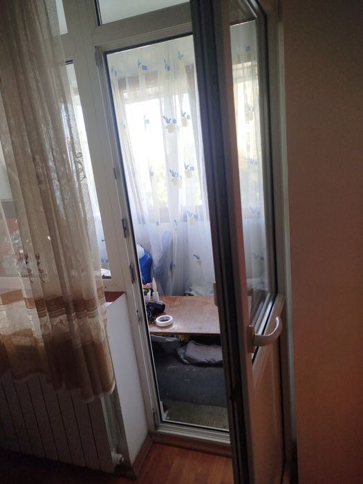 Închiriez garsoniera!!.