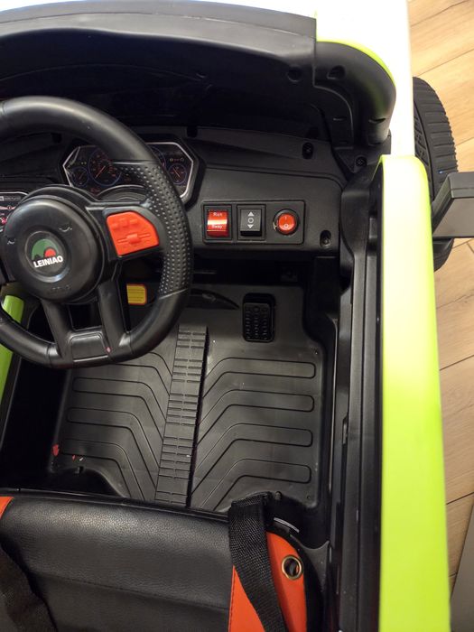 Продам электромобиль детский