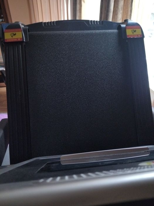 СПЕШНО!!!Бягаща пътека с вибромасажор fit101