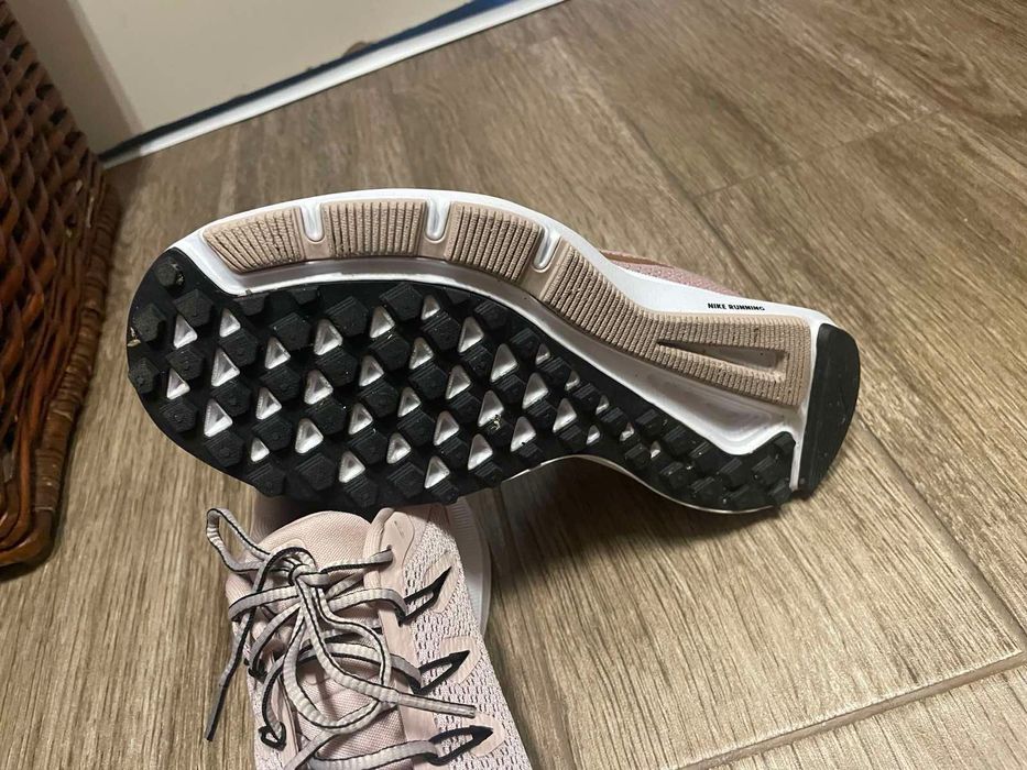 Nike маратонки пепел от рози