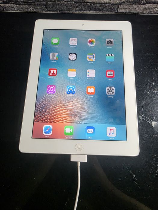 iPad gen 3  32 gb cu jocuri