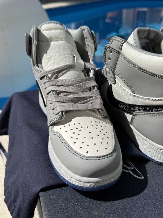 Jordan 1 Retro x Dior Кецове 39 EUR + Кутия + Стелки + Връзки
