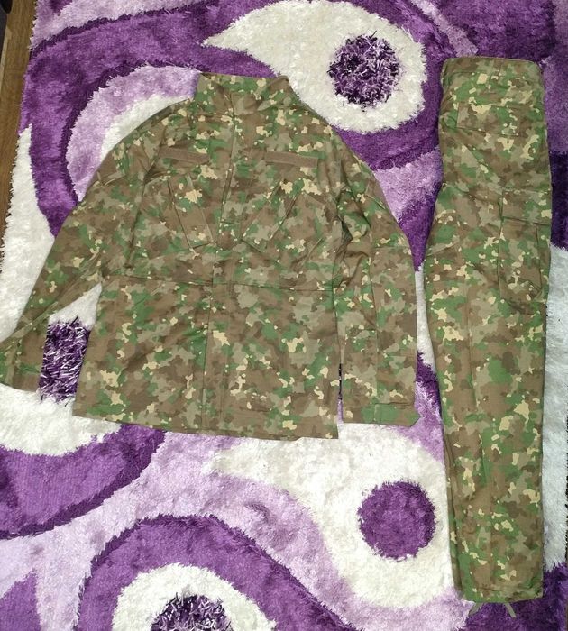 Pantaloni + Veston camuflaj combat, marimea 48 cu 1 ( XL )