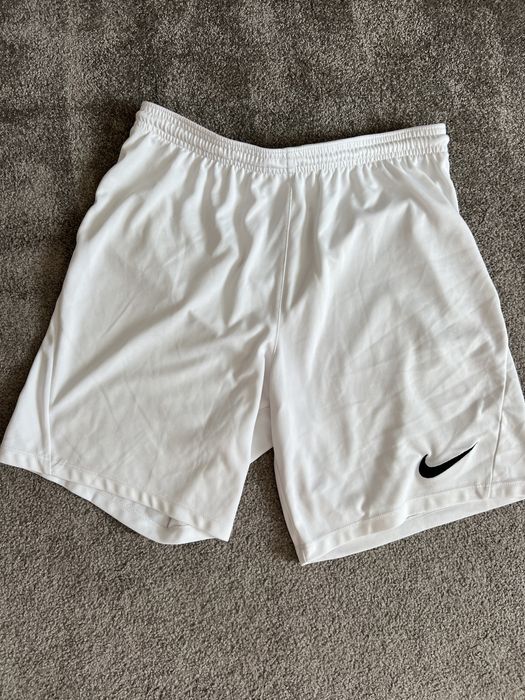 Къси спортни гащи Nike