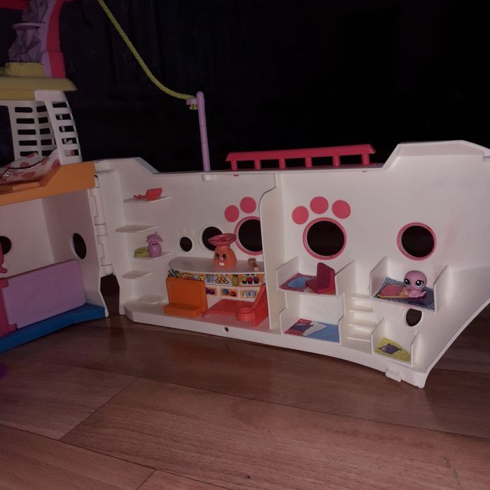 Продам Колекционные игрушки LPS Корабль