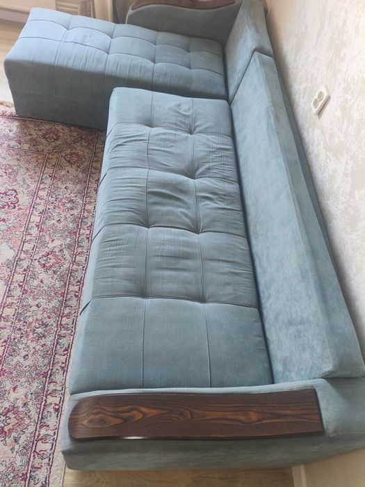 Мягкий мебель (диван)