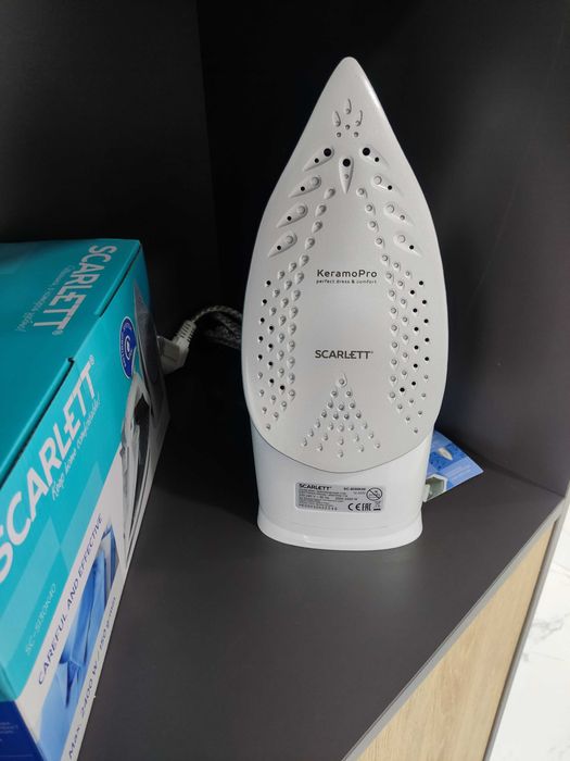 Утюг Scarlett SC-S130K40