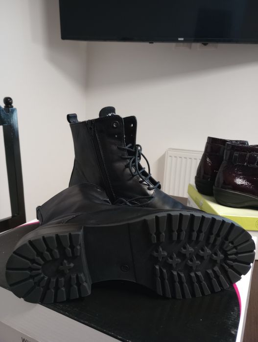 Ofertă ghete de dama din piele  de la Tosca Blu mărimea 37