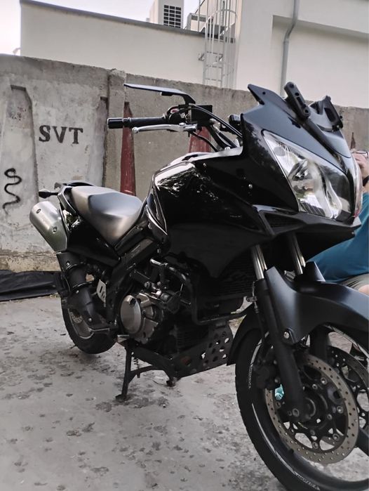 Suzuki V-STROM 650