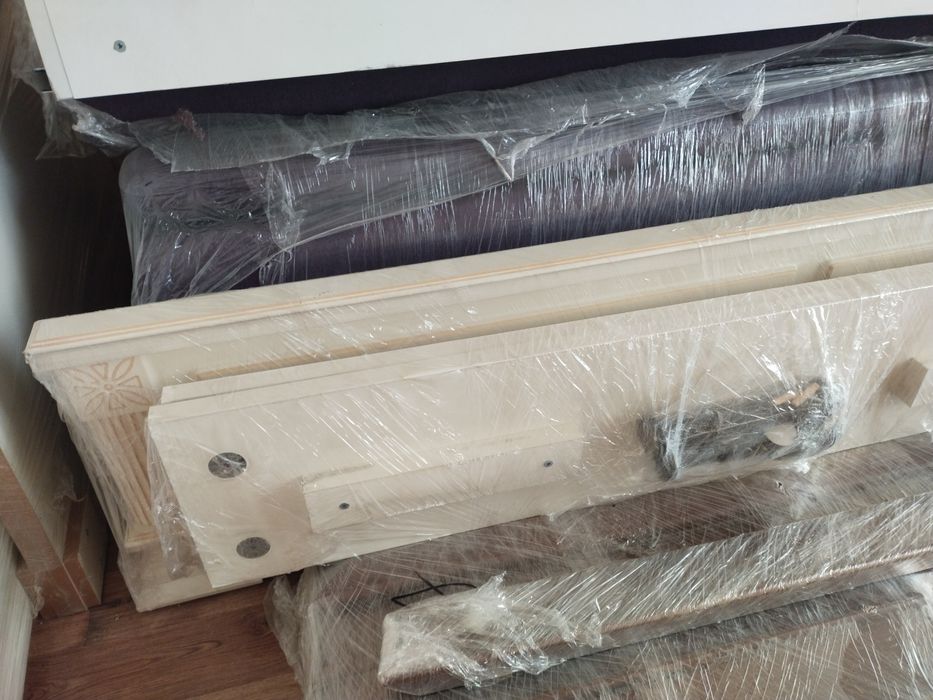 Кровать для спальни